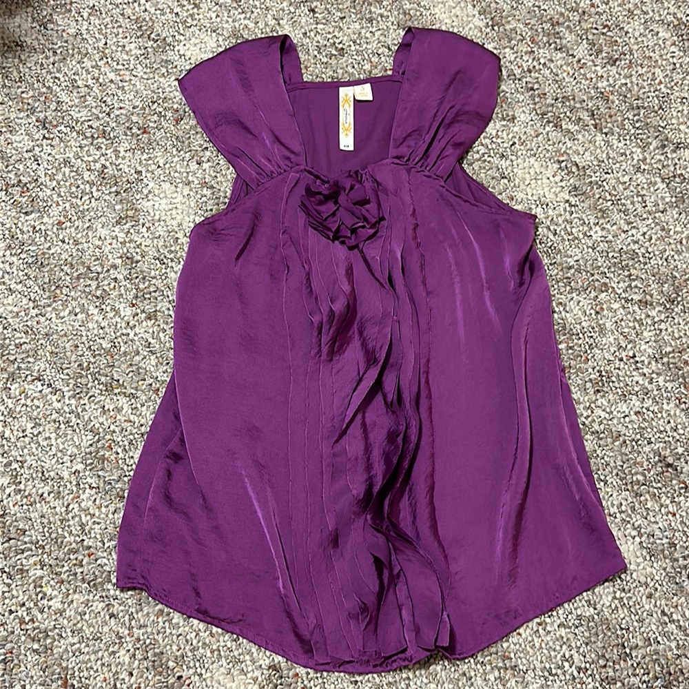 Adiva size small beautiful purple sleeveless top with ruffles!